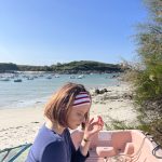 Le bandeau rayé rouge est l'accessoire plutôt sympa, existe aussi en bleu ! Il est fabriqué en Bretagne.