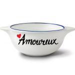 Le bol breton revisité ! Les prénoms laissent la place à des messages contemporains et amusants, parfaits pour ajouter une touche de plaisir à votre petit déjeuner !" à offrir sans modération. Fabriqué en France