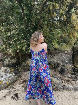 Robe longue, Real bleue à fleurs – Image 3