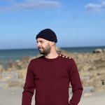 Pull marin bordeaux avec coudes blancs