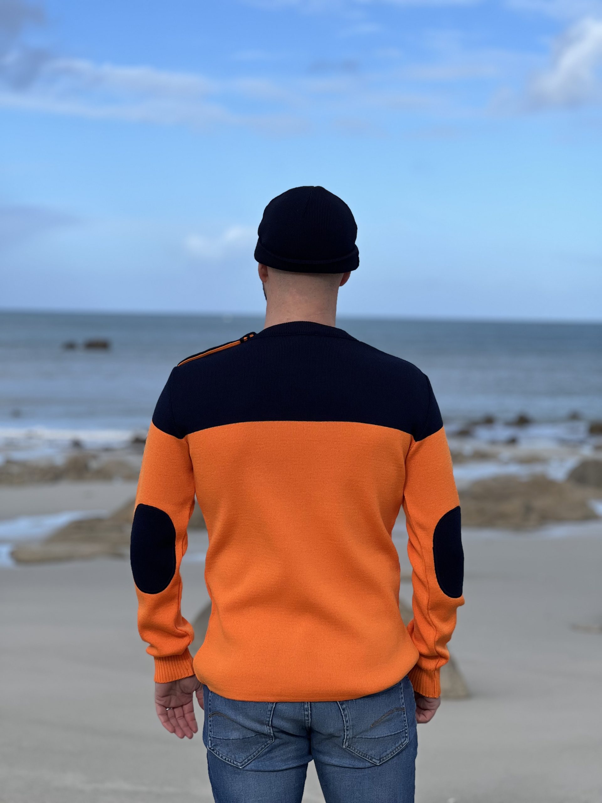 Pull marin bicolore bleu marine et orange – Image 2